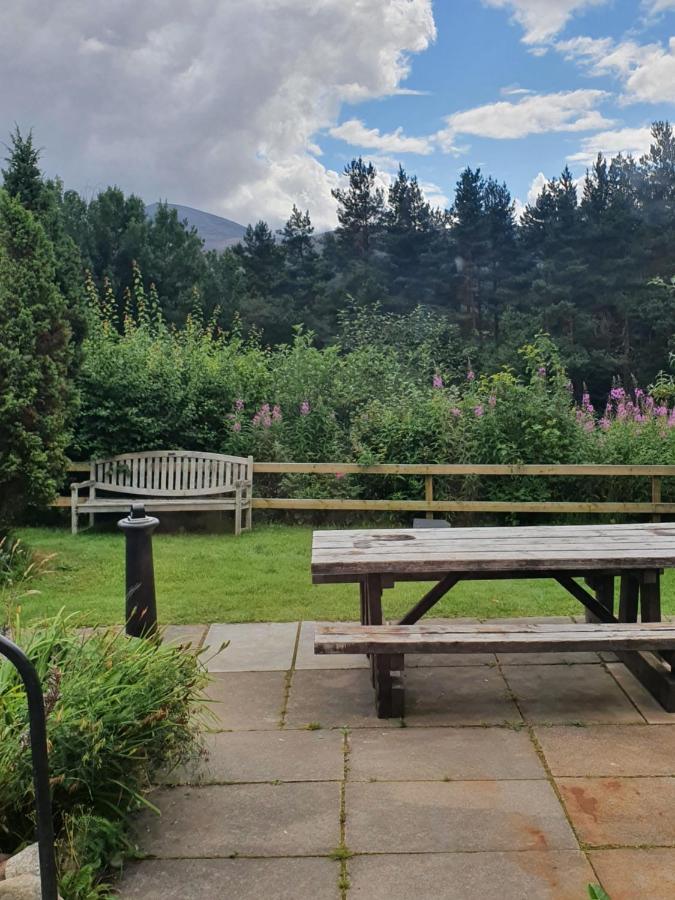 Cairngorm Lodge Youth Hostel Loch Morlich Dış mekan fotoğraf