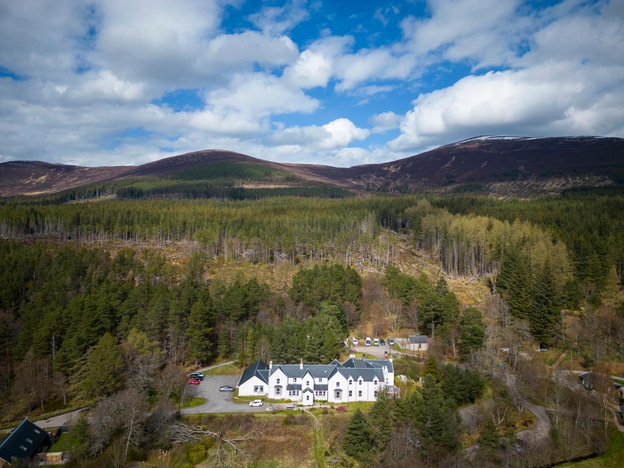 Cairngorm Lodge Youth Hostel Loch Morlich Dış mekan fotoğraf
